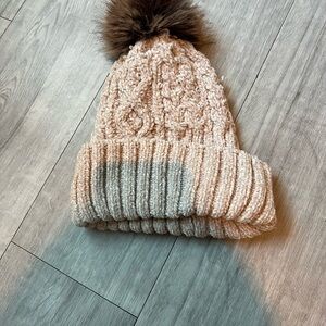 Cozy Cream Knit Beanie with Pom Pom